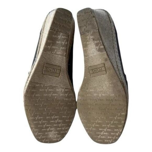 TOMS Shoes Women Size 6.5 Grey Canvas Peep Toe Slip On Espadrille Wedges Pumps - Picture 9 of 11
